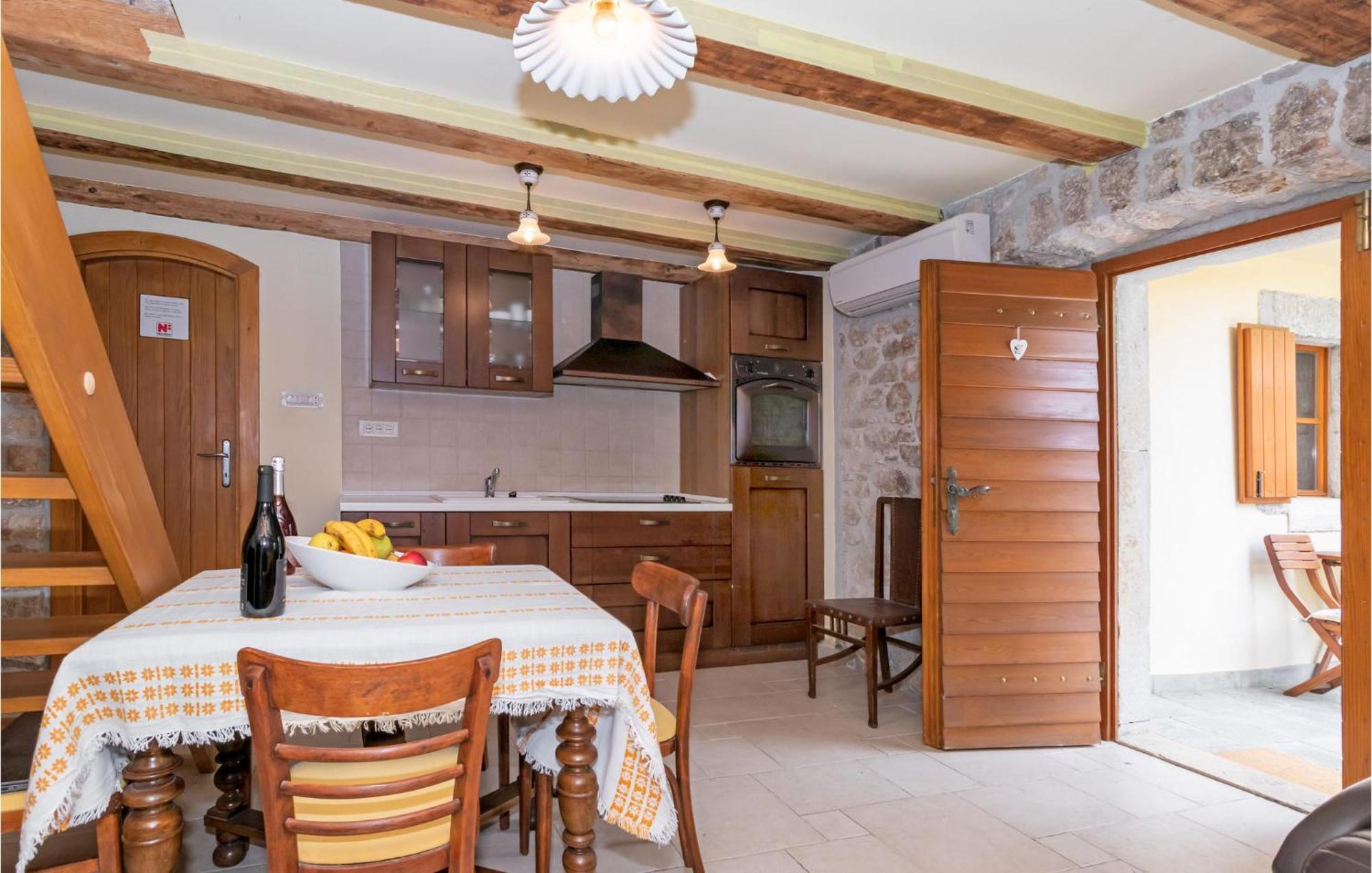 Stunning Home In Bribir With Wifi Экстерьер фото